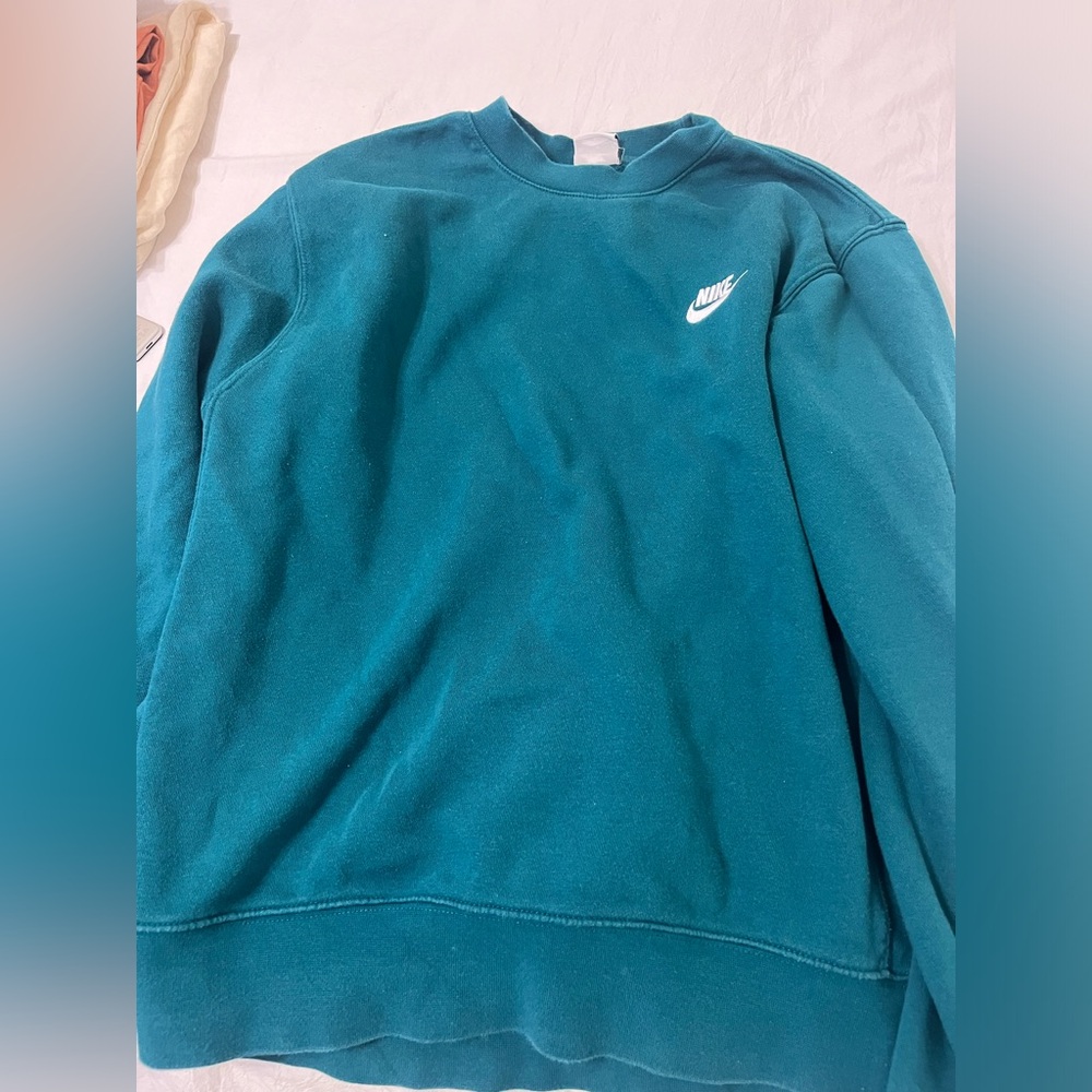 NIKE fleece crewneck sweatshirt size medium
